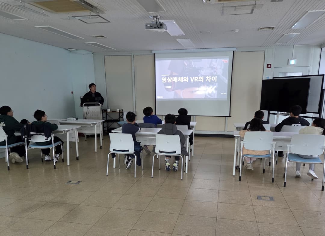 패스파인더, 하자센터 VR 오픈클래스 <영상매체와 VR의 차이> 진행!